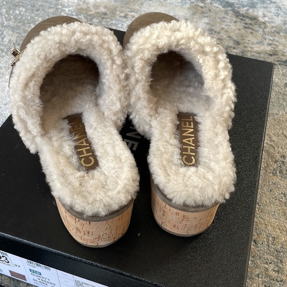 Authentic CHANEL 21A Quilted Suede Cork Shearling Mule / Clog Green/ Taupe SZ.37 - Picture 6 of 15